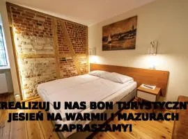 Gościniec Król Sielaw w CENTRUM Mikołajek z restauracją regionalną