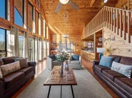 Breezy Mountain Views, New Fire Pit! 6 Bd w Hot Tub and Pool Table