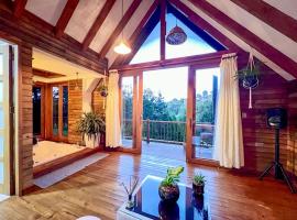 Chalet Boutique a 7 Min del Aeropuerto JMC, hotel in Guarne