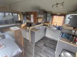 Lyons robin hood 3bed hg