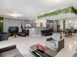 Hunni Hotel Melrose Edge