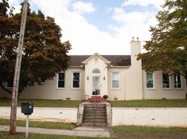 718 Morgan Ave, hotel in Harriman