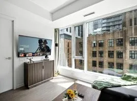 Trendy 1BR in TO Steps to Entertainment & Dining