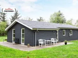 6 person holiday home in Vesløs-By Traum