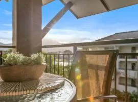 Cairns 2BR Palms Stay Top Floor & Pool View