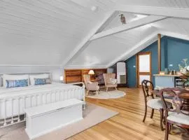 Magpie Loft - The Vintage Holiday House