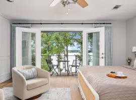 Luxe Lakefront Spa, Pickleball, Kayaks, & Theater