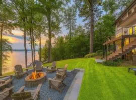 Luxury Lakefront Retreat-Secluded, Hot Tub, Dock, Sunset View