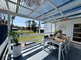 Cooinda on the Green - Your Happy Place! Golf Course Retreat with Kangaroo Views