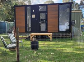 Sleeping Amongst Animals by Tiny Away, hotel v destinaci Kernot