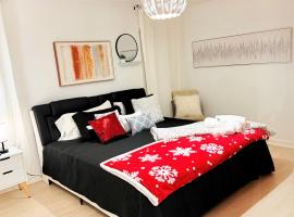 Christmas 3BR , King and Queen Beds , Uptown Charlotte, villa in Charlotte