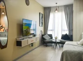 Cozy studio with Komtar view at 22 Macalisterz