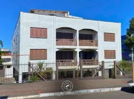 Apartamentos Praia da Cal - Torres - 200m da praia - Com churrasqueira - Tv Smart - Wifi - Roupa de cama e banho - totalmente equipado para sua estadia