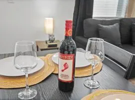 New 5 Star home with Pool & HotTub-Mins to HCA-Tradition Sq