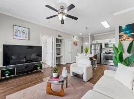 Bright 1BR in Magnolia Near Woodlands Waterway