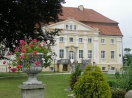 Pałac Henryków, hotel v destinaci Szprotawa
