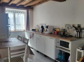 Maison de campagne, hotel i Issor