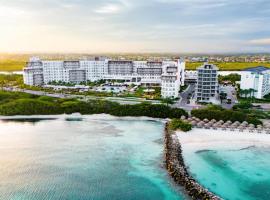 Embassy Suites By Hilton Aruba Beach Resort、パーム・イーグル・ビーチのホテル