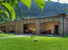 Stadel Chalet Kunterbunt, hotel di Ried im Oberinntal