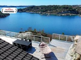 12 person holiday home in Fitjar, hotel di Fitjar