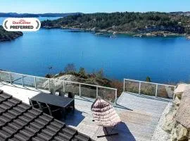 12 person holiday home in Fitjar