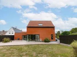Charming Chic Stay with Garden Views & Parking