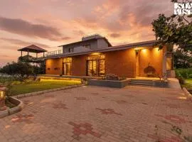 StayVista at Zen Grove with Bonfire, Lawn