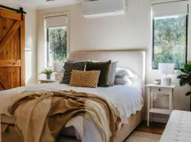 Gumtop - Luxury Farmhouse Cabin