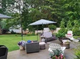 Cottage Room Office Retreat