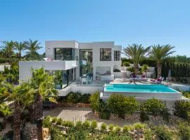 Villa LunaMar by Heidi Chalets