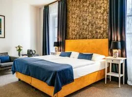 BlueBell Hotel