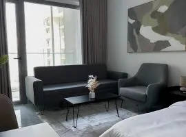 Bright & Modern Studio Masdar City, Abu Dhabi