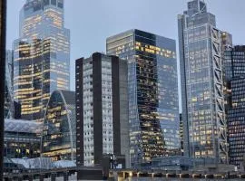 Central Luxe Stay - 4 mins to Aldgate East Station