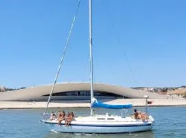 Lisbon Cosy Boat
