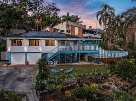 Home with Valley and Mountain View, hotel in Springwood