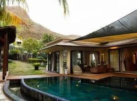 Black River 4-Bedroom Villa, Pool & Mountain View