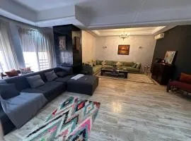Spacious & luxurious apartment