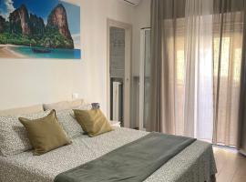 Camera comfort matrimoniale con bagno e zona cottura, hotel em Chiavari