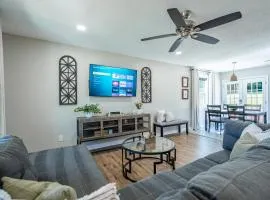 Pet-Friendly 3BR 2BA Quiet Comfort Near Nature