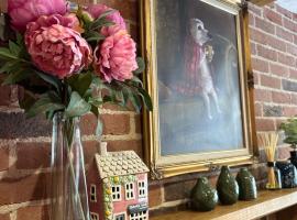 Curiosity Cottage, camera con cucina a Wendover