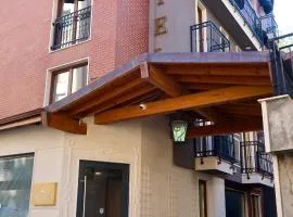 Acacia Hotel