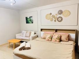 MoonStay C1 Impact Arena Muangthongthani-Donmuang-FreeSpeedWifi, ξενοδοχείο σε Νονταμπουρί