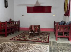 Mountain house retreat, hotel v destinaci Al Aqālitah