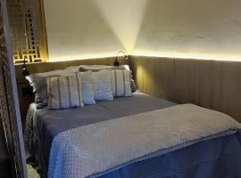 Pousada Casa Californiana - Garopaba, hotel u gradu Garopaba