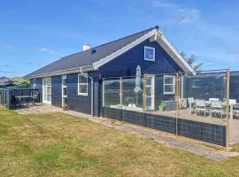 Cozy Home In Løkken With Sauna