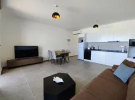 Azure Pearl - Wake Up by the Sea Oceanfront Garden Retreat with Pool