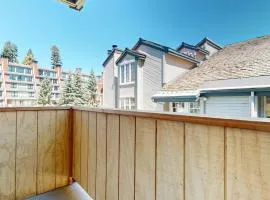 Walk to Mammoth Ski Lifts at Canyon Lodge Condo