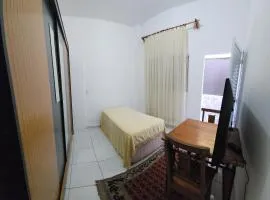 Quarto com banheiro para uma pessoa