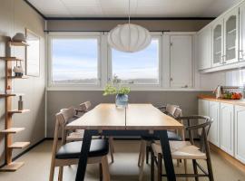 Tomasjord home, the top floor, ξενοδοχείο σε Trondalen