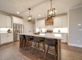 Cozy and Immaculate 4BR Modern Farmhouse Retreat